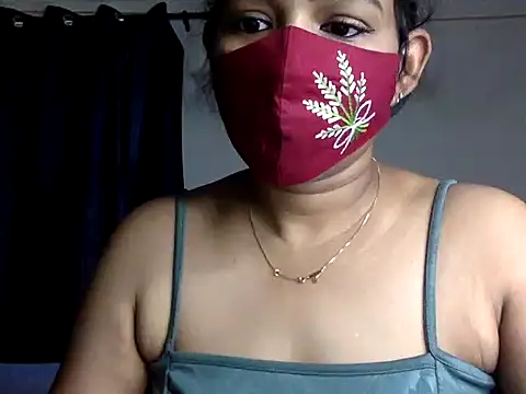 Snapshot of Nisha-moon chatting on 07.10.26 Nisha-moon online show from 07.10.26