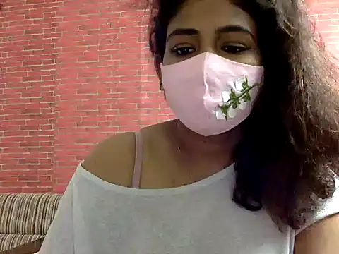 Snapshot of Nisha-moon chatting on 07.17.26 Nisha-moon online show from 07.17.26