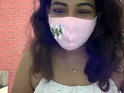 Snapshot of Nisha-moon chatting on 07.18.26 Nisha-moon online show from 07.18.26