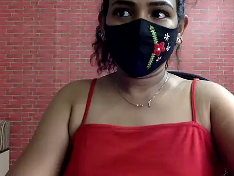 Snapshot of Nisha-moon chatting on 07.20.26 Nisha-moon online show from 07.20.26