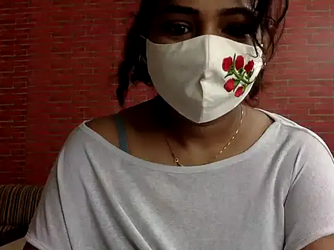 Snapshot of Nisha-moon chatting on 07.21.26 Nisha-moon online show from 07.21.26