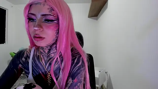 Snapshot of Nickidoll66_ chatting on 06.07.26 Nickidoll66 online show from 06.07.26