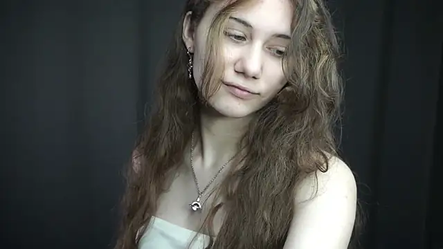 Snapshot of BellaTear chatting on 06.08.26 BellaTear online show from 06.08.26