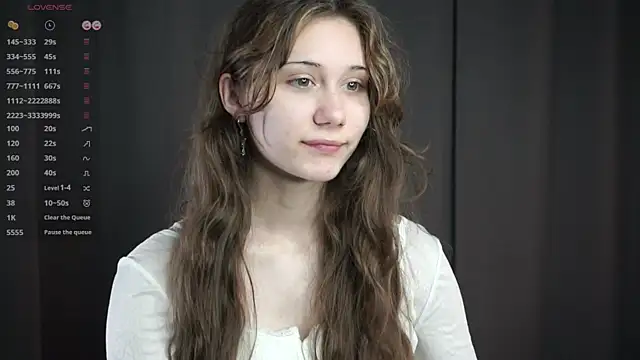 Snapshot of BellaTear chatting on 07.17.26 BellaTear online show from 07.17.26