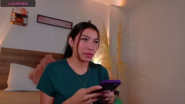 Snapshot of _Emmakiss_ chatting on 06.11.26 Emmakiss online show from 06.11.26