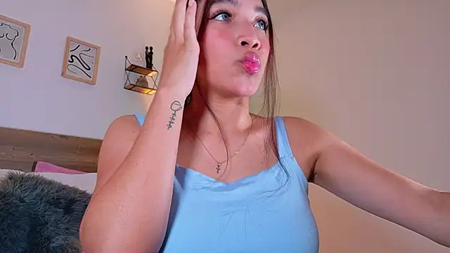 Snapshot of _Emmakiss_ chatting on 07.24.26 Emmakiss online show from 07.24.26