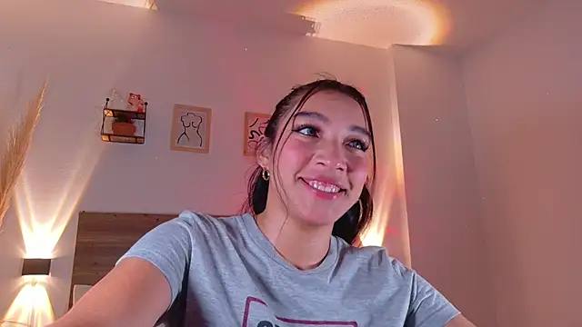 Snapshot of _Emmakiss_ chatting on 07.29.26 Emmakiss online show from 07.29.26