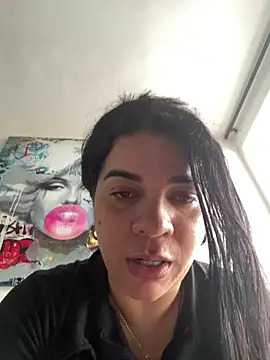 Snapshot of Siri_Luxx chatting on 06.16.26 Siri Luxx online show from 06.16.26