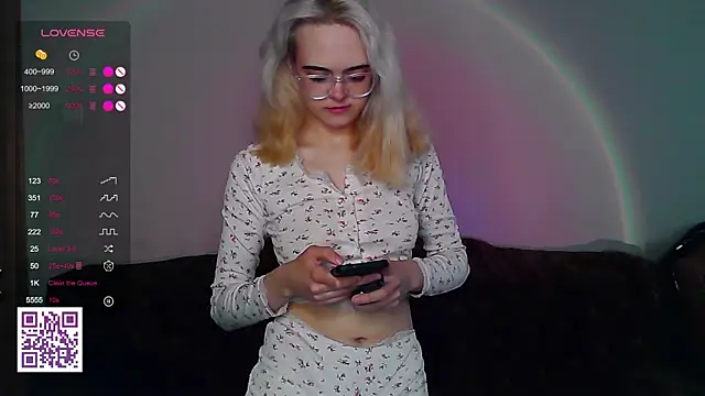Snapshot of Oxcy_Secret chatting on 06.18.26 Oxcy Secret online show from 06.18.26