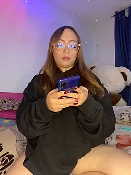 Snapshot of Caamii_ chatting on 06.17.26 Caamii online show from 06.17.26