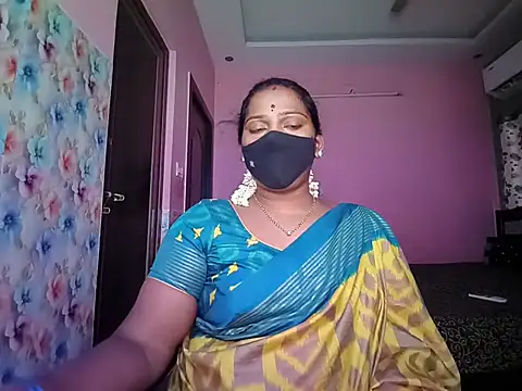 Snapshot of Meenakshy chatting on 07.21.26 Meenakshy online show from 07.21.26