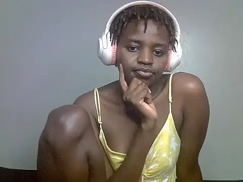 Snapshot of Sweet_smiles2 chatting on 06.28.26 Sweet smiles2 online show from 06.28.26