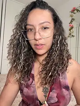 Snapshot of leana_bgeee chatting on 06.18.26 leana bgeee online show from 06.18.26