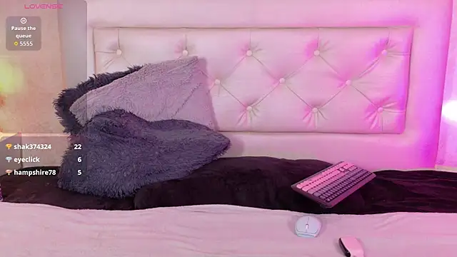 Kim Adrien online show from 07.07.26