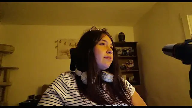 Snapshot of RosieBonbon chatting on 06.04.26 RosieBonbon online show from 06.04.26