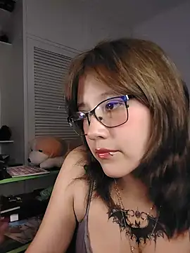 Snapshot of Belcetnat chatting on 06.25.26 Belcetnat online show from 06.25.26