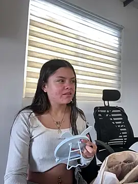 Snapshot of Camila_Duarte_2 chatting on 06.30.26 Camila Duarte 2 online show from 06.30.26