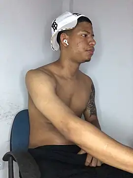Snapshot of J_erick chatting on 07.17.26 J erick online show from 07.17.26