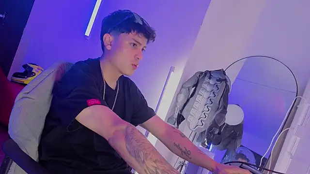 angel still  online show from 07.11.26