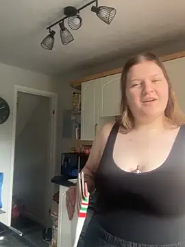 Curvy Vanilla online show from 06.12.26