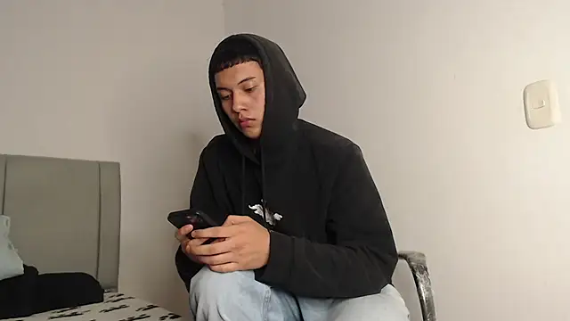Snapshot of Owenn__blueee chatting on 06.19.26 Owenn blueee online show from 06.19.26