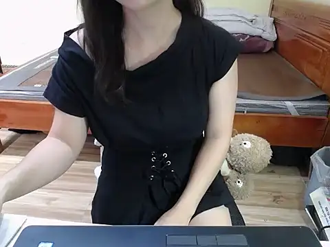 Snapshot of Mia-Zhen chatting on 06.11.26 Mia-Zhen online show from 06.11.26