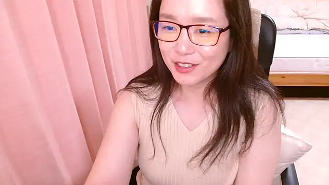 Snapshot of LENA-xo chatting on 06.28.26 LENA-xo online show from 06.28.26