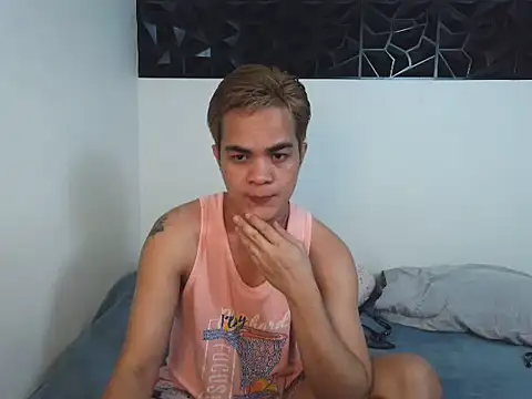 Snapshot of yourmikexxx chatting on 06.10.26 yourmikexxx online show from 06.10.26