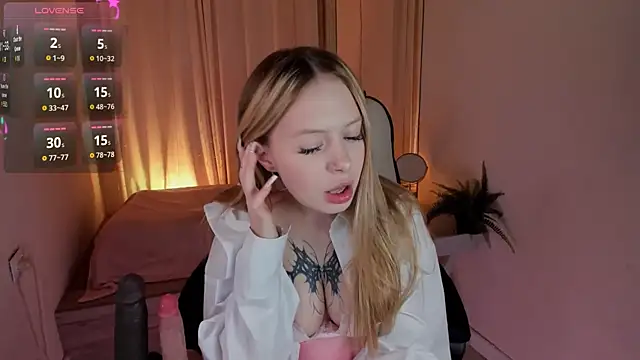 Snapshot of Veronika_Blush chatting on 06.23.26 Veronika Blush online show from 06.23.26