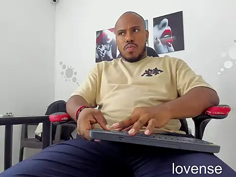 Snapshot of AlessandroHammed chatting on 07.10.26 AlessandroHammed online show from 07.10.26