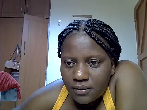 Snapshot of biganni_ chatting on 06.10.26 biganni online show from 06.10.26