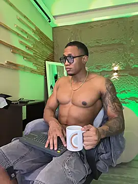 LoganVarela online show from 07.07.26