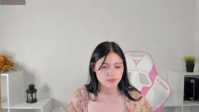 Snapshot of Baby_Sunsh1ne_ chatting on 06.25.26 Baby Sunsh1ne online show from 06.25.26