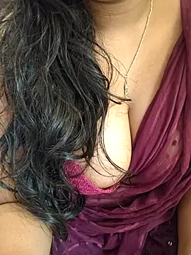 Snapshot of telugubigboobs__P chatting on 07.08.26 telugubigboobs P online show from 07.08.26