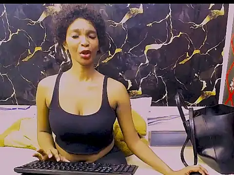 Caramelminxx  online show from 06.15.26