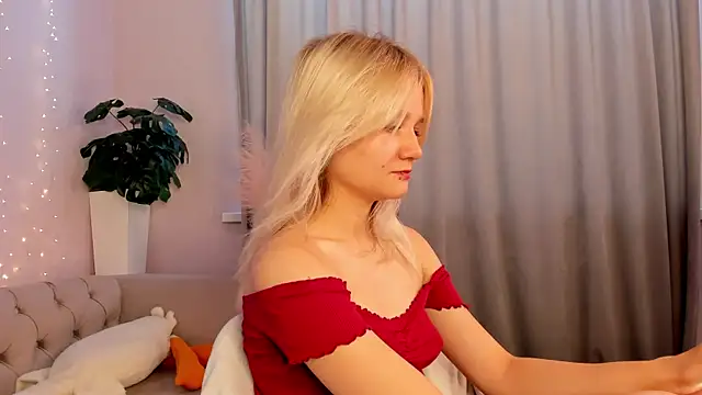 Snapshot of Bunny_Elsy chatting on 07.20.26 Bunny Elsy online show from 07.20.26