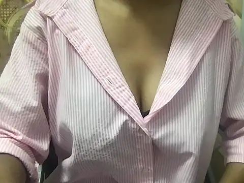 Snapshot of Sizzling_Maya chatting on 06.11.26 Sizzling Maya online show from 06.11.26