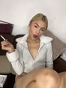 Snapshot of Lia-firee chatting on 06.28.26 Lia-firee online show from 06.28.26