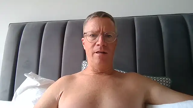Snapshot of SinfulPulse69 chatting on 06.12.26 SinfulPulse69 online show from 06.12.26