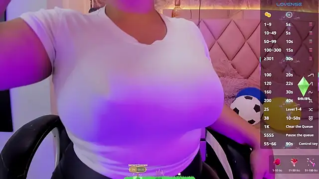 Snapshot of Alicee_tylor chatting on 06.28.26 Alicee tylor online show from 06.28.26