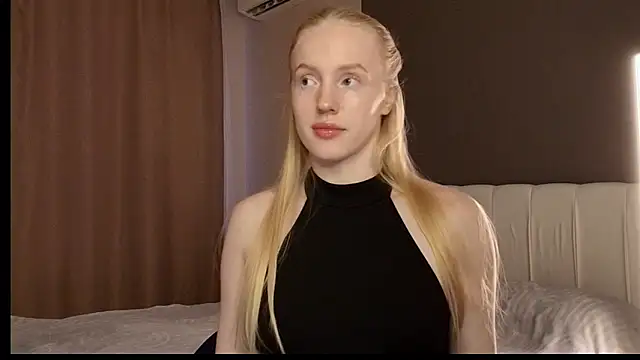 Snapshot of Miss_EliizaShy chatting on 06.12.26 Miss EliizaShy online show from 06.12.26