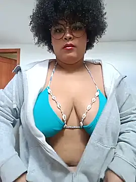 Snapshot of Lolacurly69 chatting on 06.14.26 Lolacurly69 online show from 06.14.26