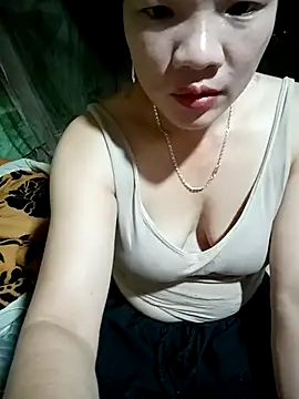 Snapshot of Eirlys-baby chatting on 07.23.26 Eirlys-baby online show from 07.23.26
