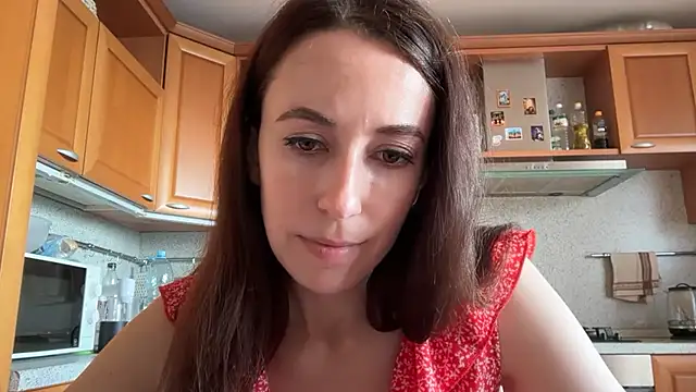Snapshot of Flamingo_Queen chatting on 06.18.26 Flamingo Queen online show from 06.18.26