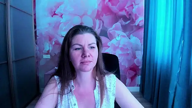 Snapshot of LunaKissesx chatting on 06.21.26 LunaKissesx online show from 06.21.26