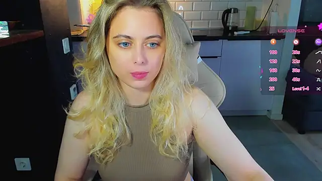 Snapshot of blonde_kellyy chatting on 08.05.26 blonde kellyy online show from 08.05.26