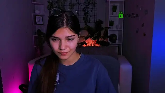 Snapshot of kiaraa_belle chatting on 06.19.26 kiaraa belle online show from 06.19.26