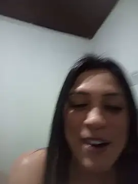 Snapshot of Milabri chatting on 06.26.26 Milabri online show from 06.26.26