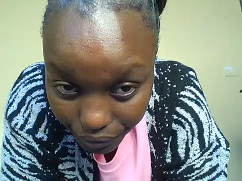 Snapshot of Legit_Queenn chatting on 07.15.26 Legit Queenn online show from 07.15.26