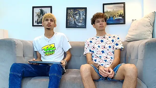 Snapshot of Hot_skinny_guys chatting on 06.09.26 Hot skinny guys online show from 06.09.26